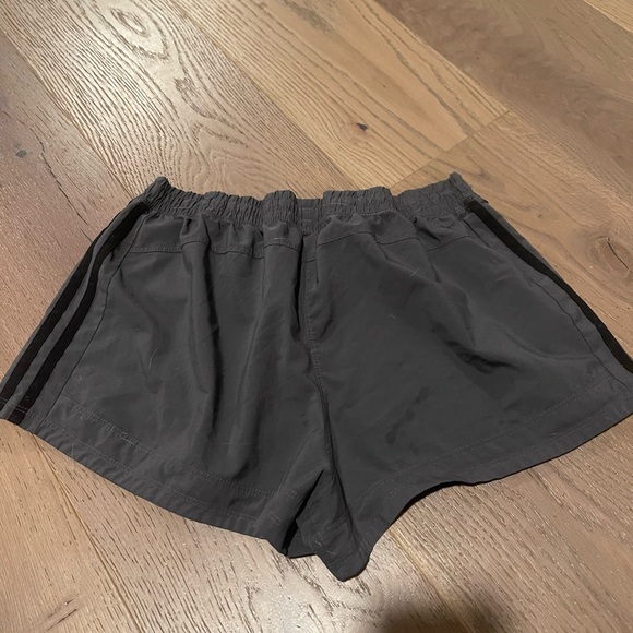 Adidas shorts women’s Athletic climalite polyester running measurements in pics - Picture 3 of 8